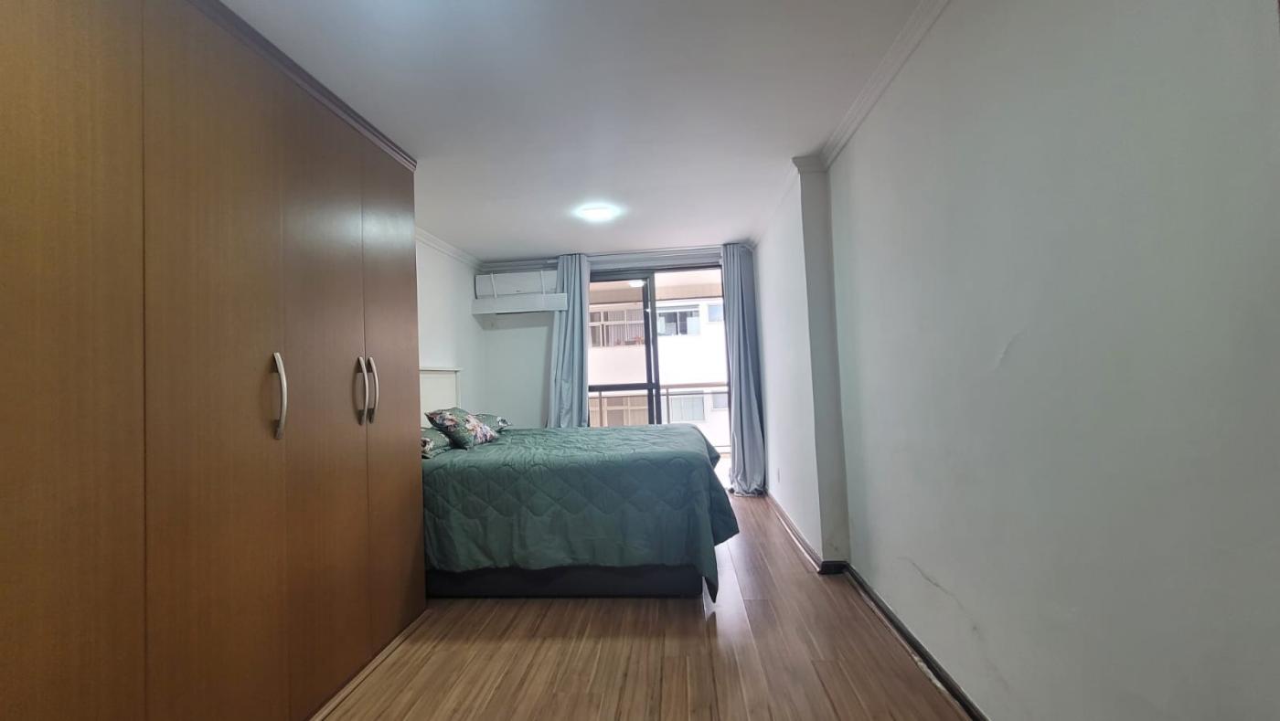 Apartamento à venda com 4 quartos, 196m² - Foto 22