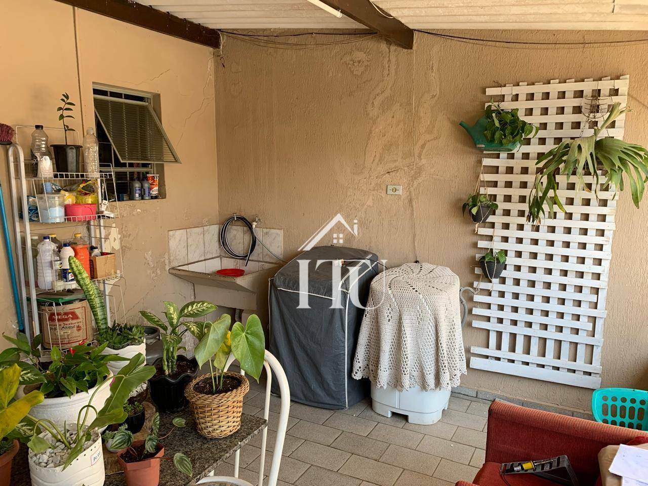 Casa à venda com 3 quartos, 59m² - Foto 4