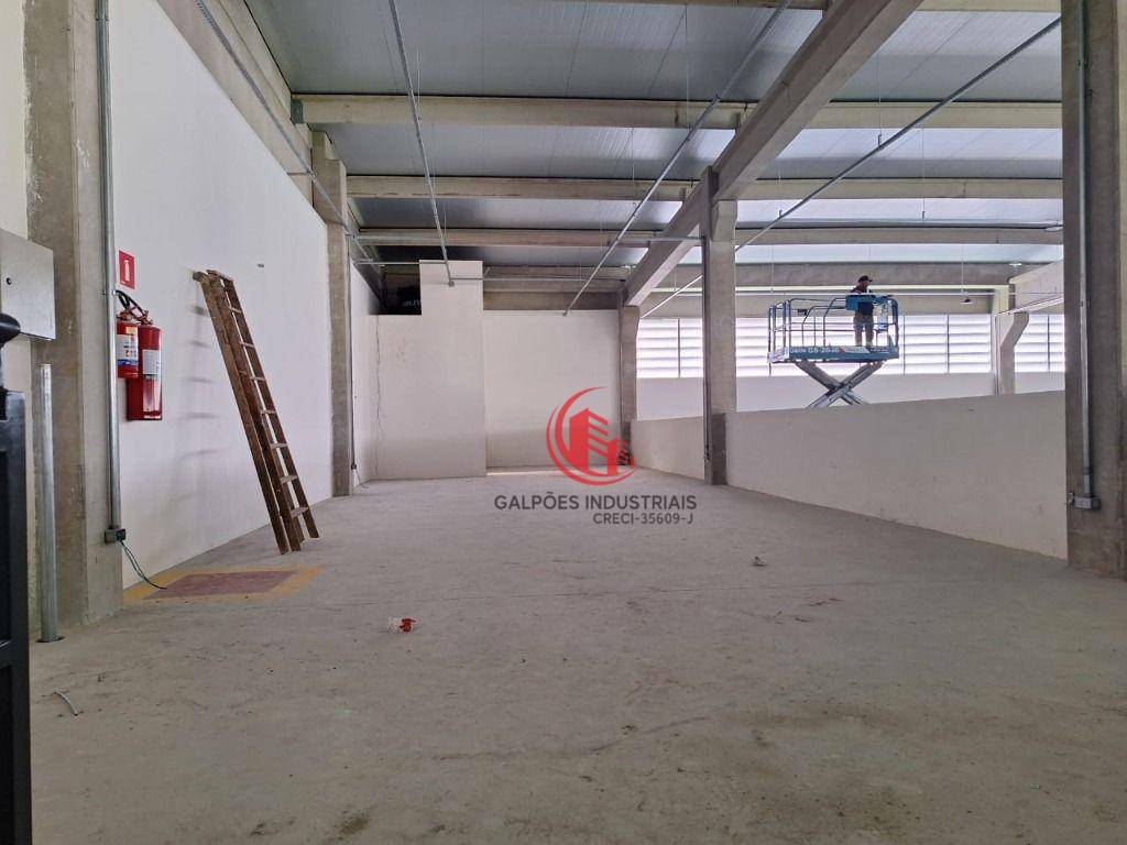 Depósito-Galpão-Armazém para alugar, 1700m² - Foto 18