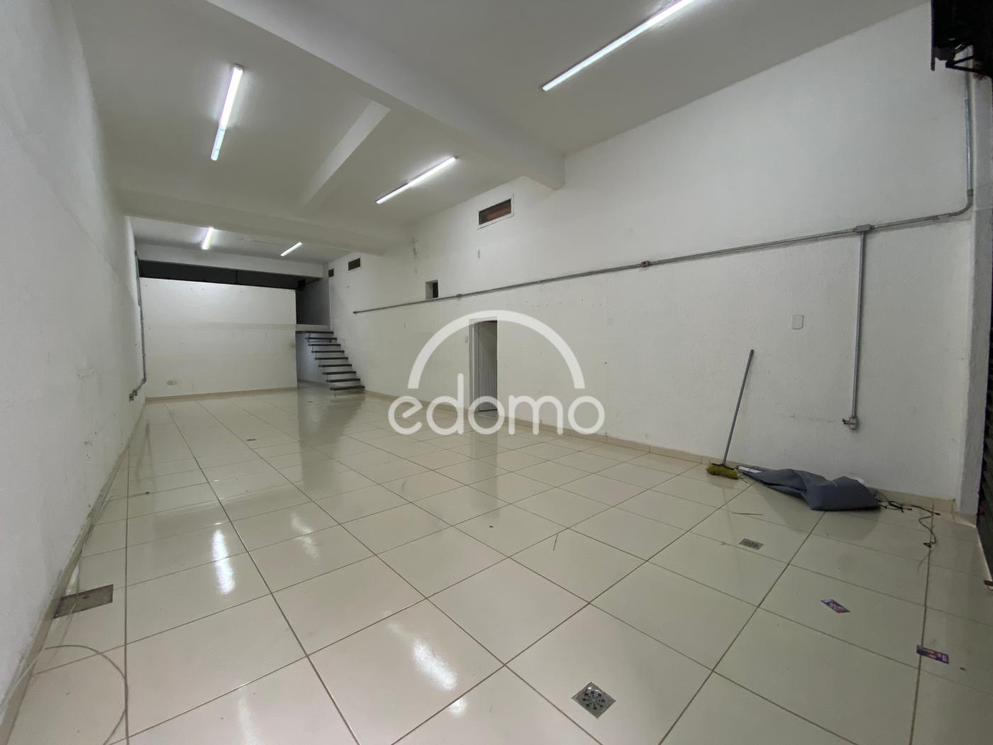 Casa à venda com 2 quartos, 168m² - Foto 2