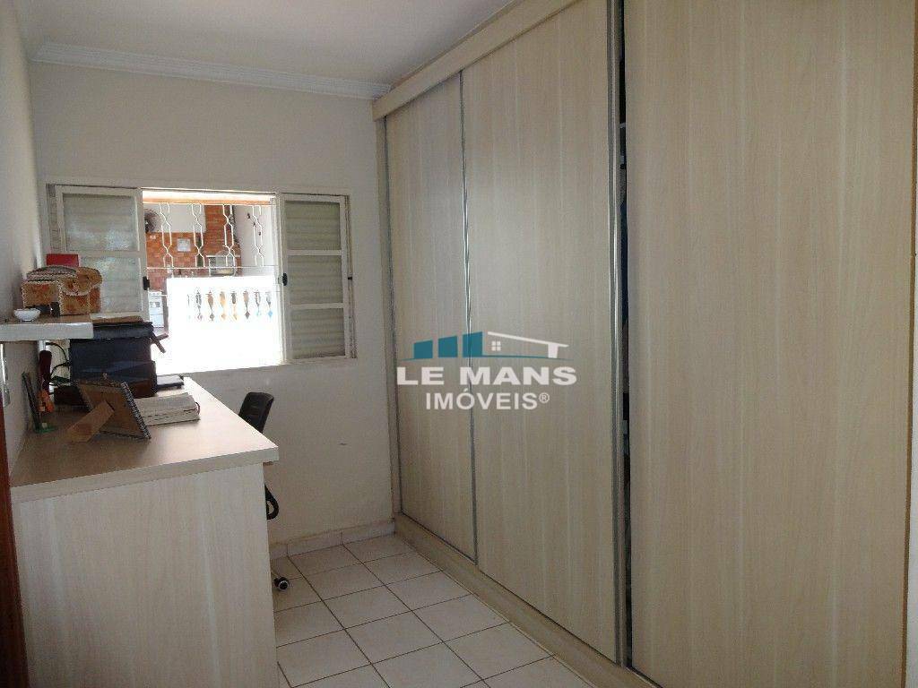 Casa à venda com 3 quartos, 169m² - Foto 16