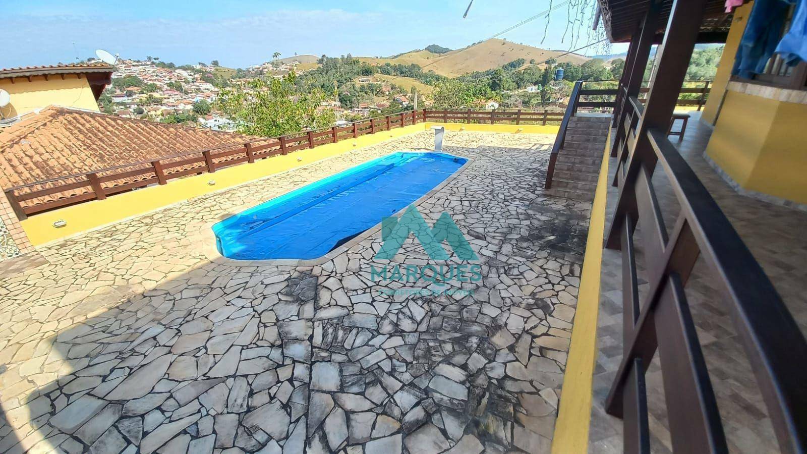 Casa à venda com 3 quartos, 280m² - Foto 1