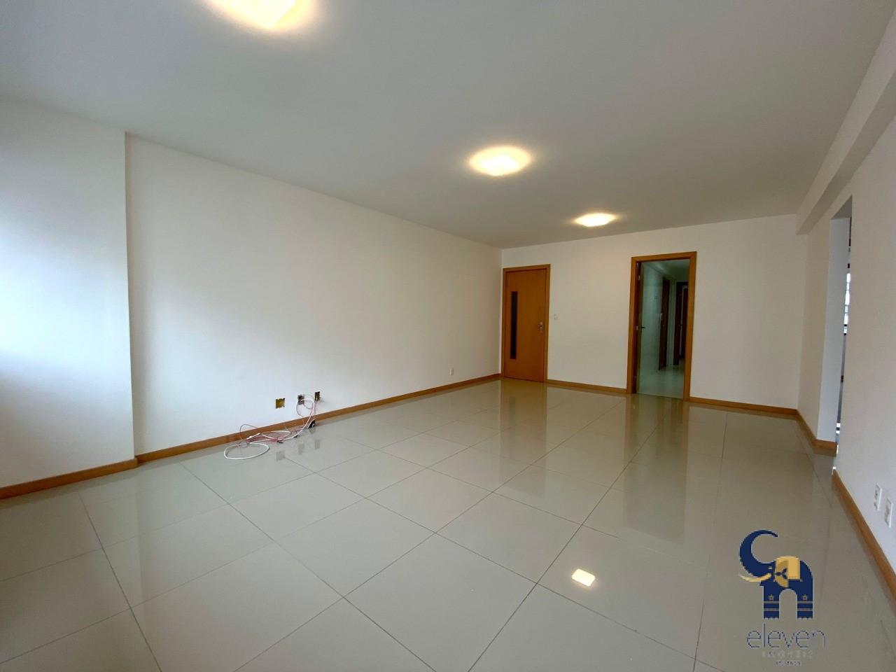 Apartamento à venda com 3 quartos, 123m² - Foto 2