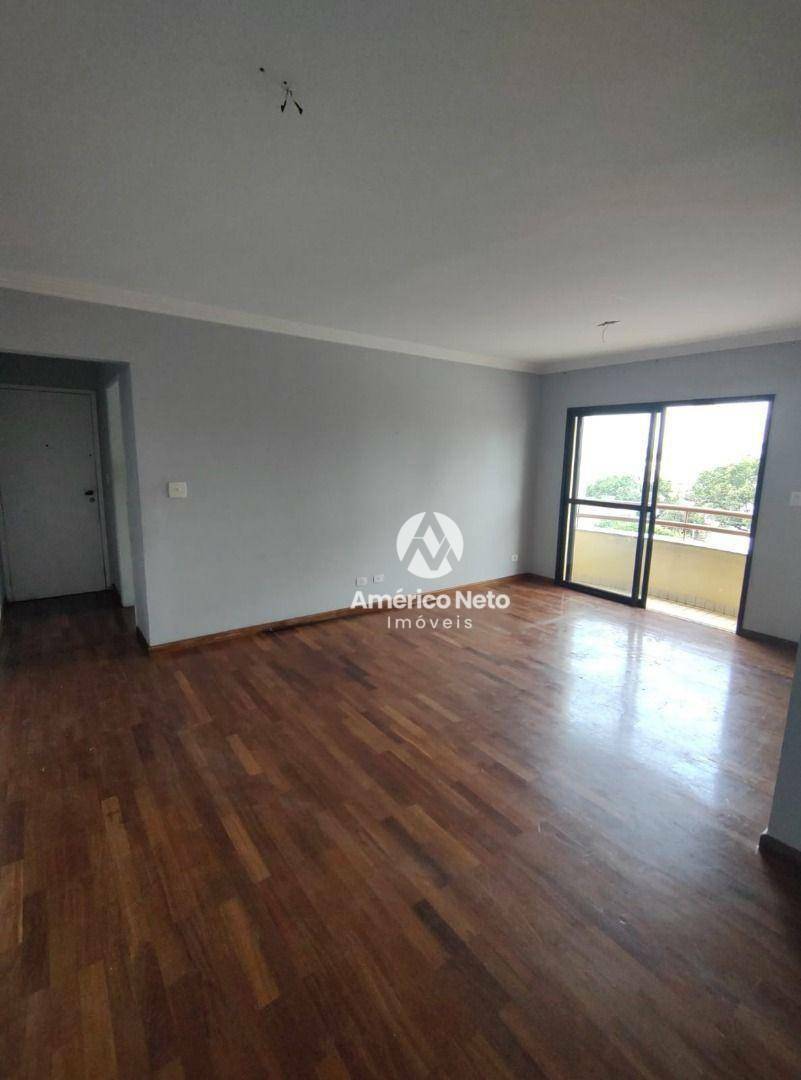 Apartamento à venda com 3 quartos, 95m² - Foto 2