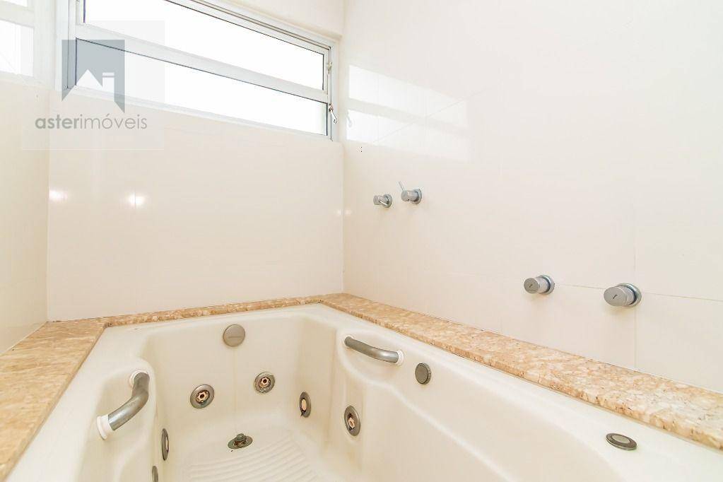 Casa para alugar com 4 quartos, 285m² - Foto 46