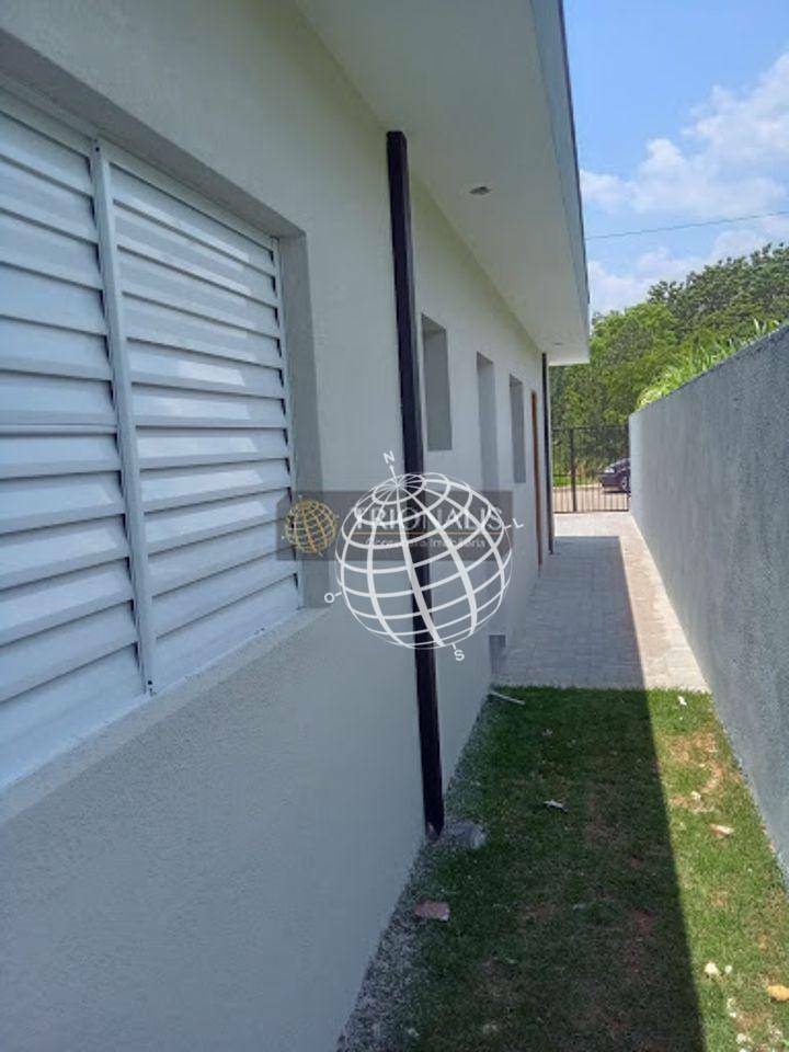 Casa à venda com 2 quartos, 75m² - Foto 2