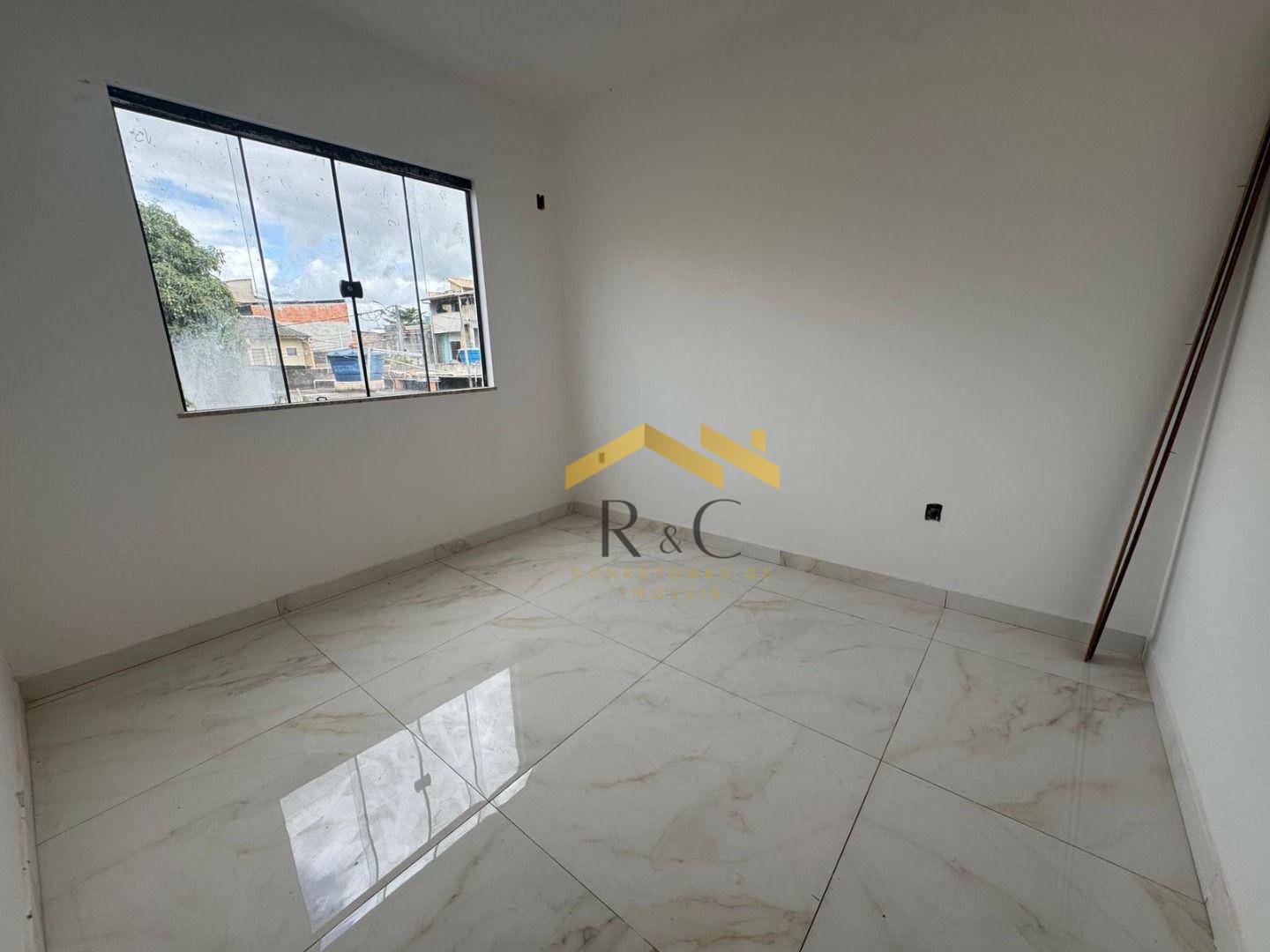 Casa à venda com 3 quartos, 90m² - Foto 11