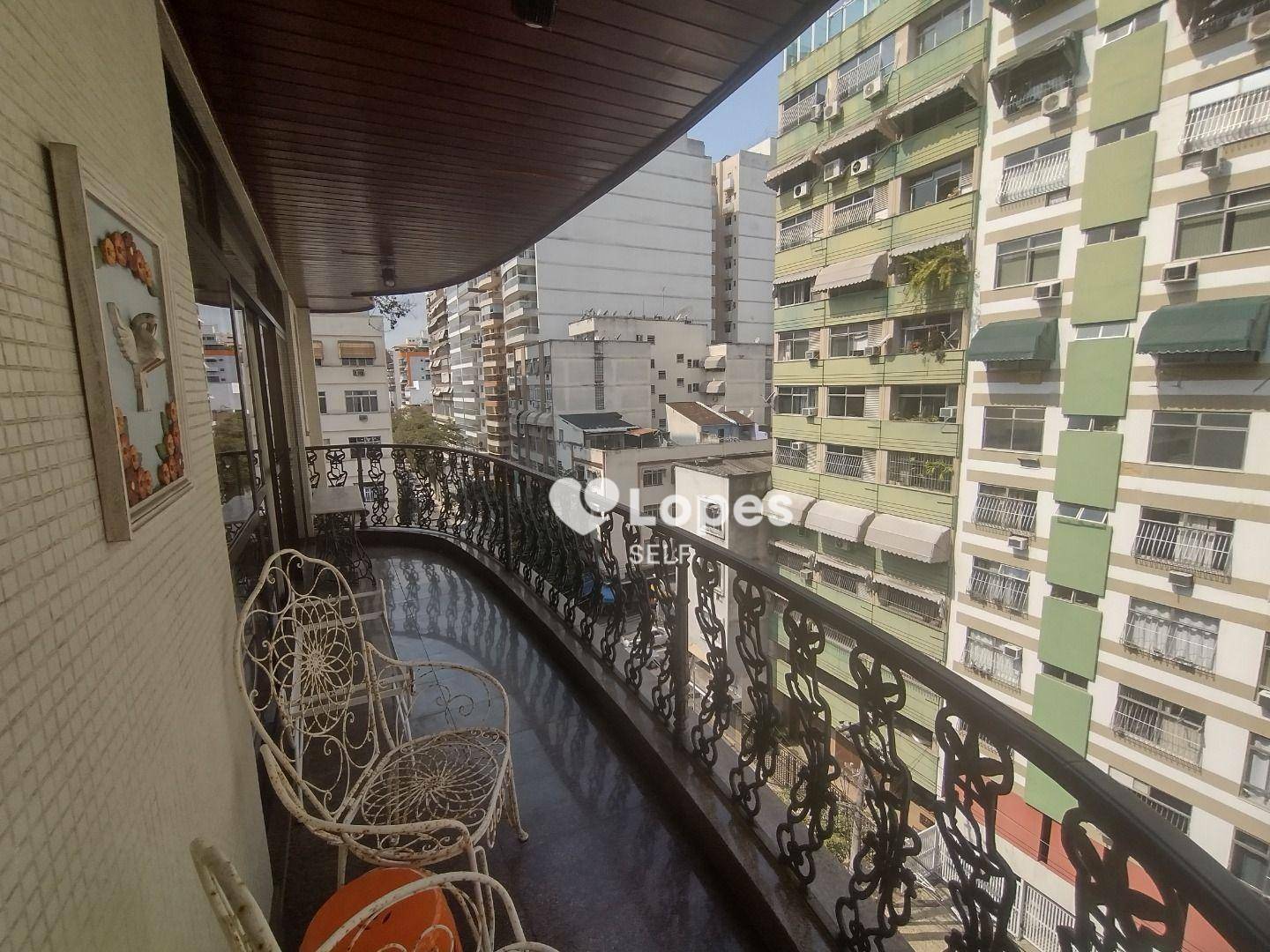 Apartamento à venda com 4 quartos, 208m² - Foto 2