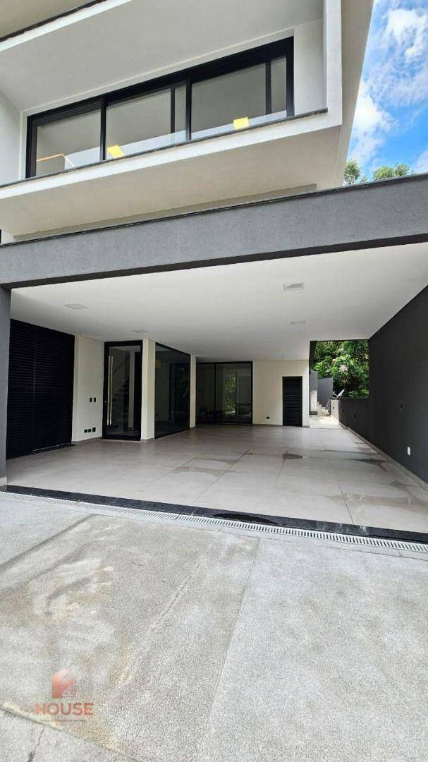 Casa de Condomínio à venda com 4 quartos, 420m² - Foto 2