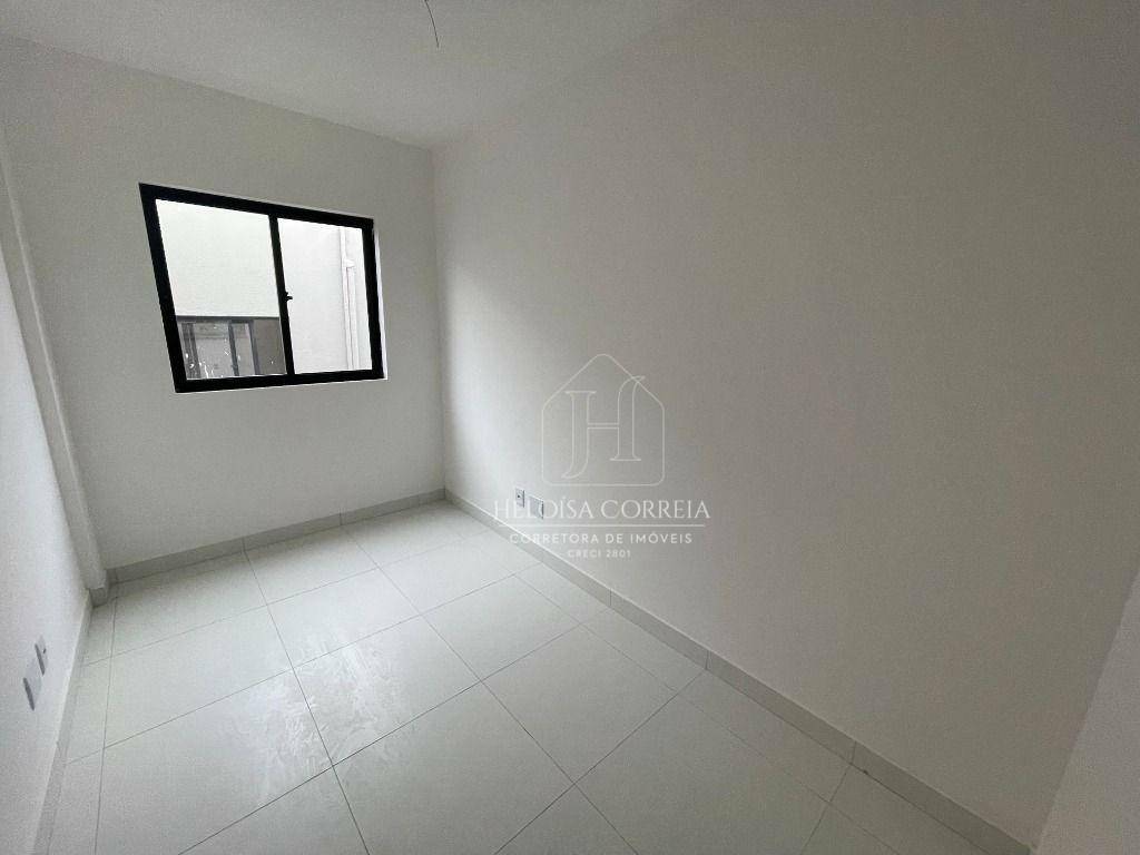 Casa à venda com 3 quartos, 72m² - Foto 9