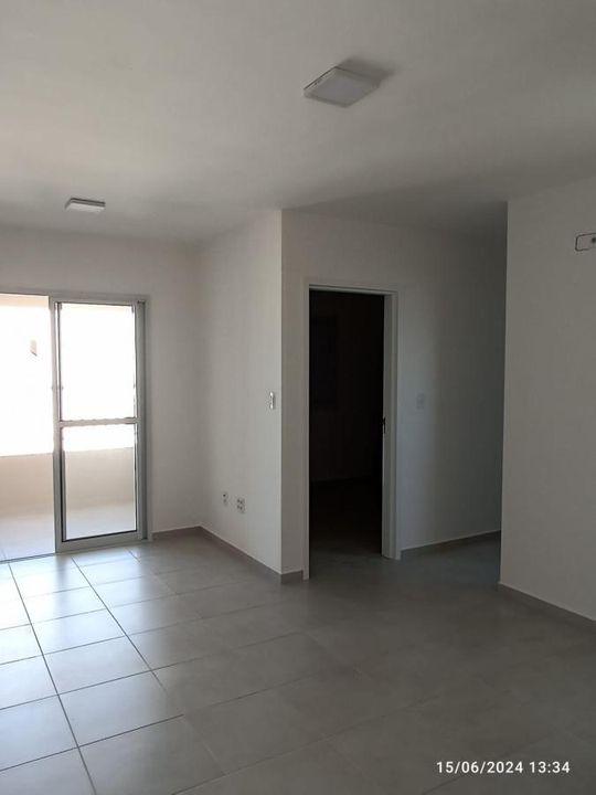 Apartamento à venda com 2 quartos, 62m² - Foto 1