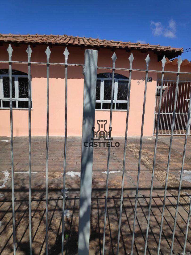 Casa à venda com 3 quartos, 158m² - Foto 3