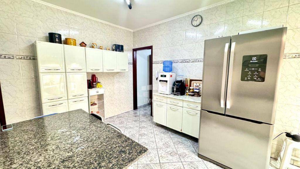 Casa à venda com 3 quartos, 155m² - Foto 6
