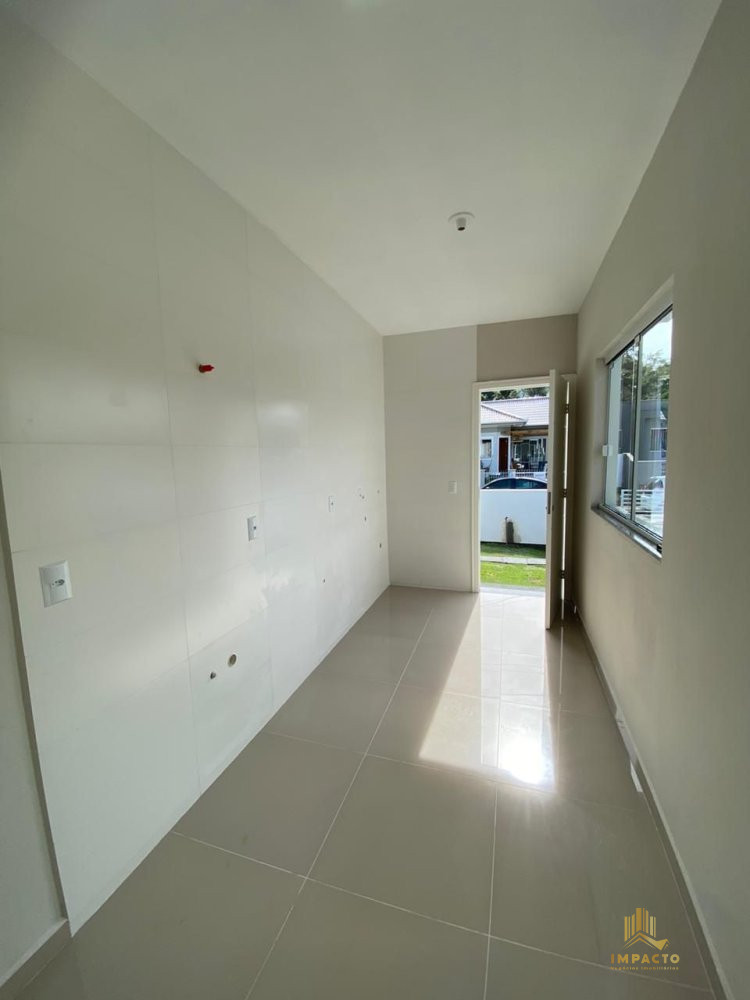 Casa à venda com 2 quartos, 50m² - Foto 6