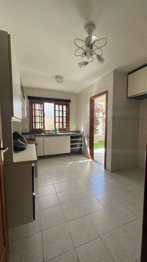 Casa à venda com 3 quartos, 130m² - Foto 12