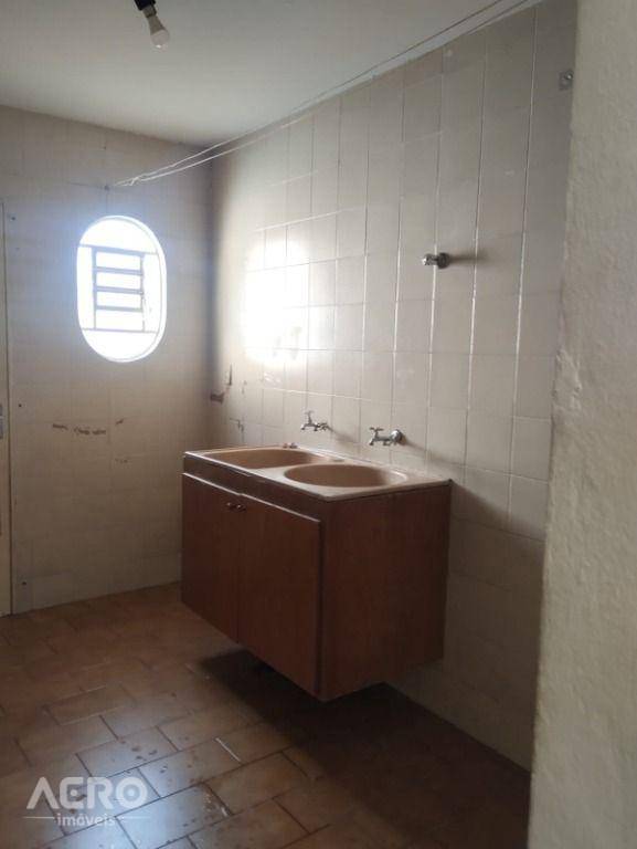 Casa à venda e aluguel com 2 quartos, 82m² - Foto 8