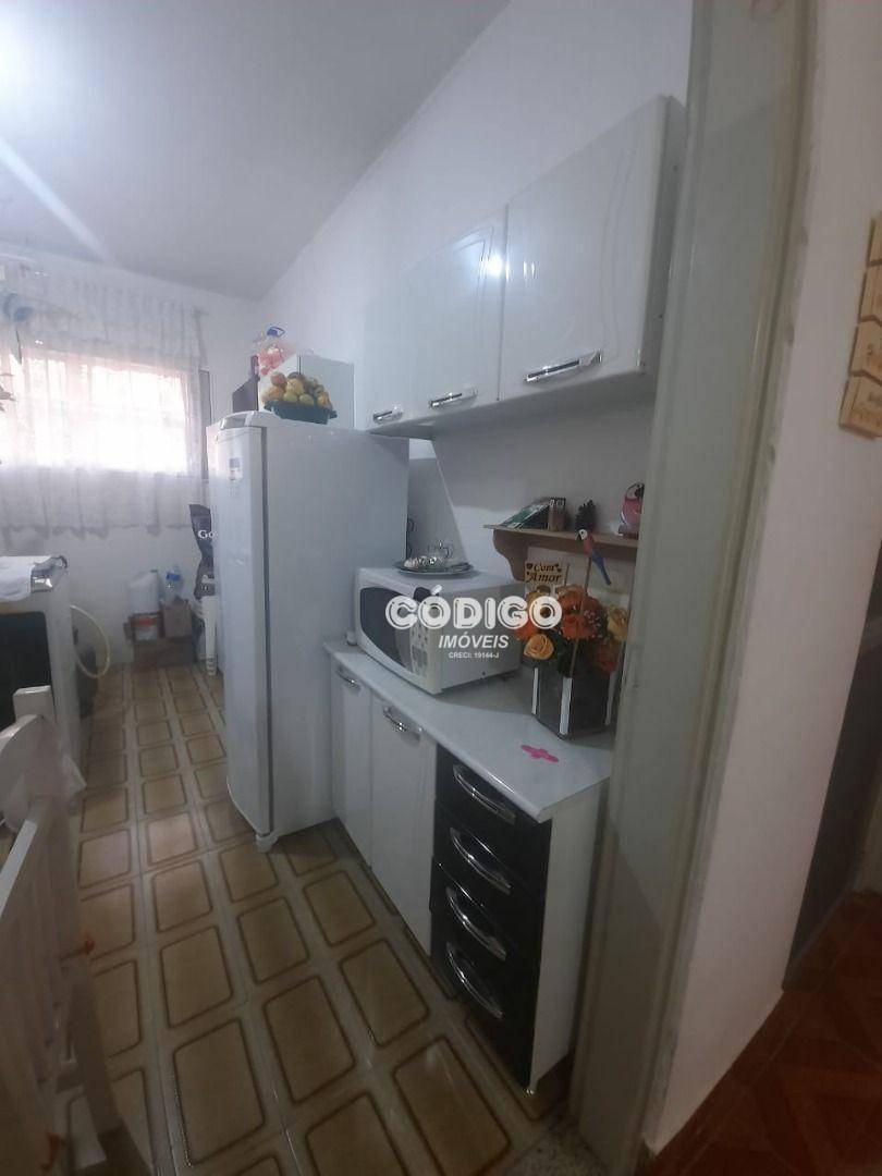 Apartamento à venda com 2 quartos, 70m² - Foto 3