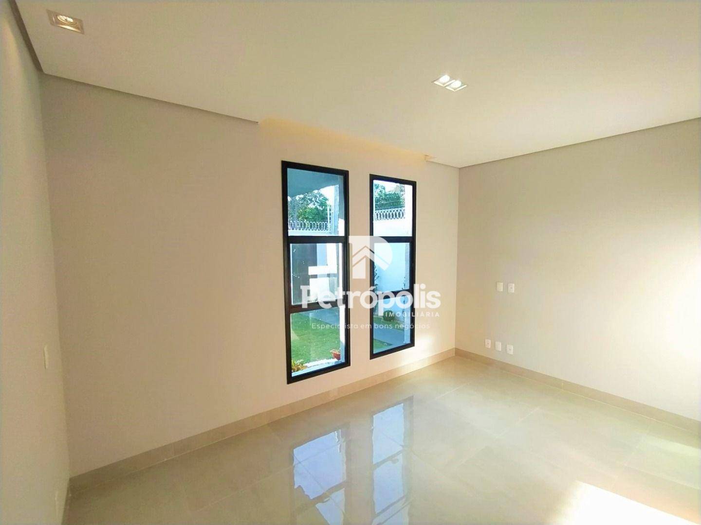 Casa à venda com 3 quartos, 200m² - Foto 3