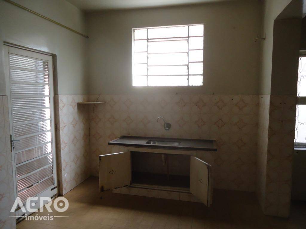 Casa à venda com 7 quartos, 350m² - Foto 12