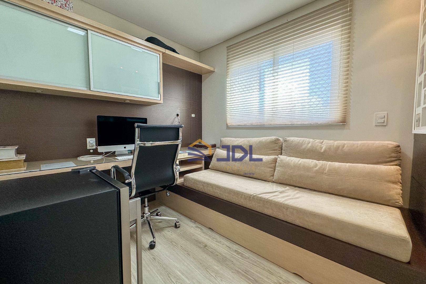 Apartamento à venda com 3 quartos, 121m² - Foto 17