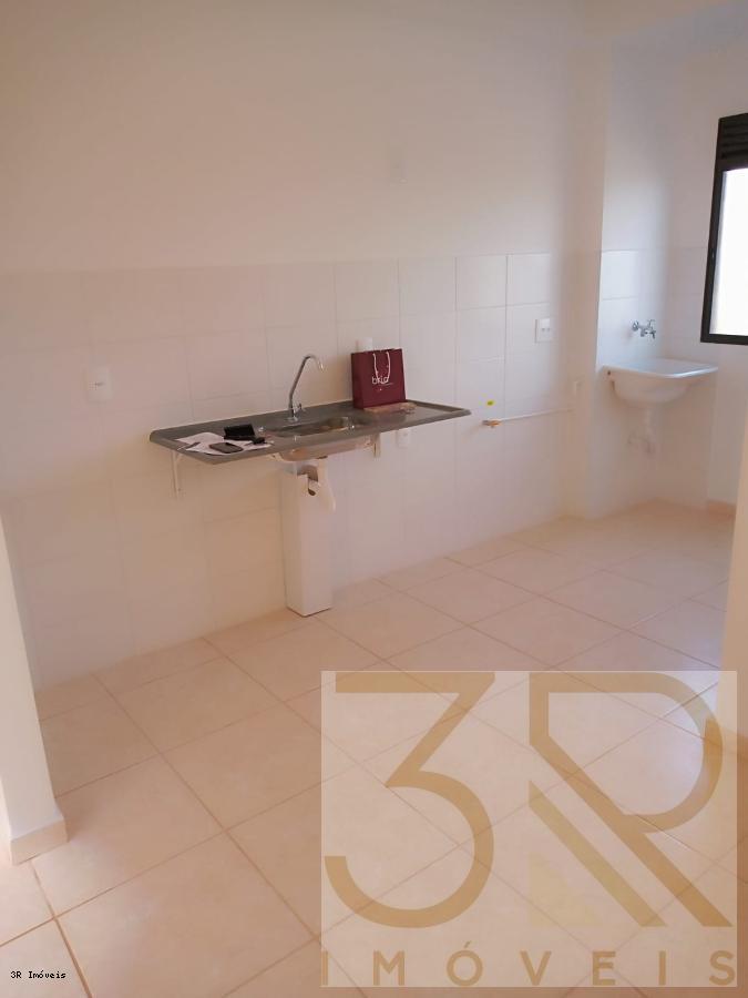 Apartamento à venda com 2 quartos, 42m² - Foto 3