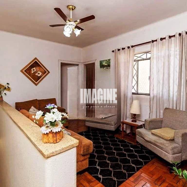 Sobrado à venda com 4 quartos, 157m² - Foto 1