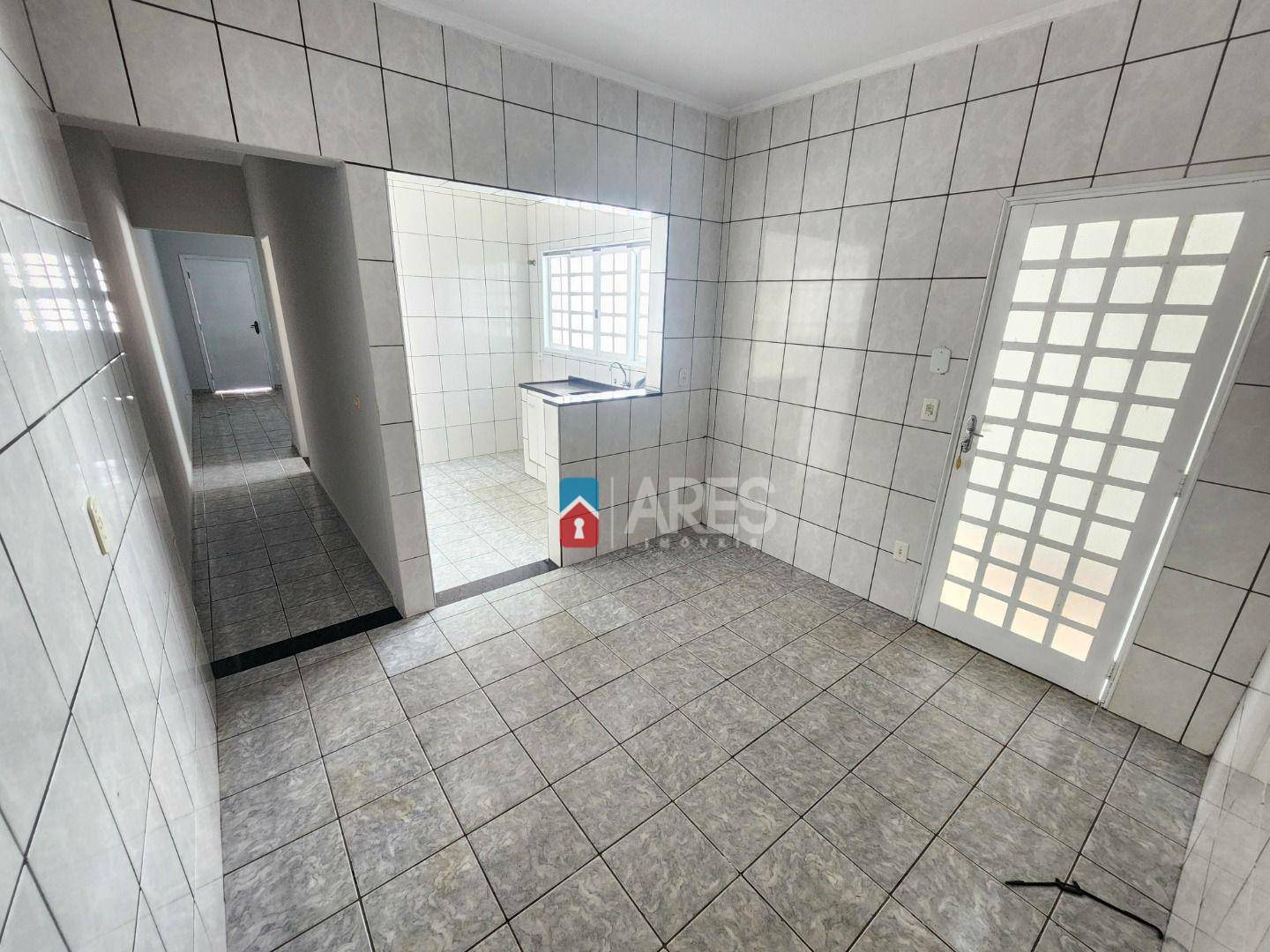 Casa à venda com 2 quartos, 70m² - Foto 15