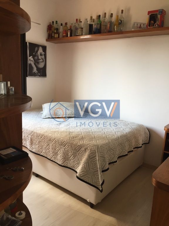 Apartamento à venda com 3 quartos, 100m² - Foto 1