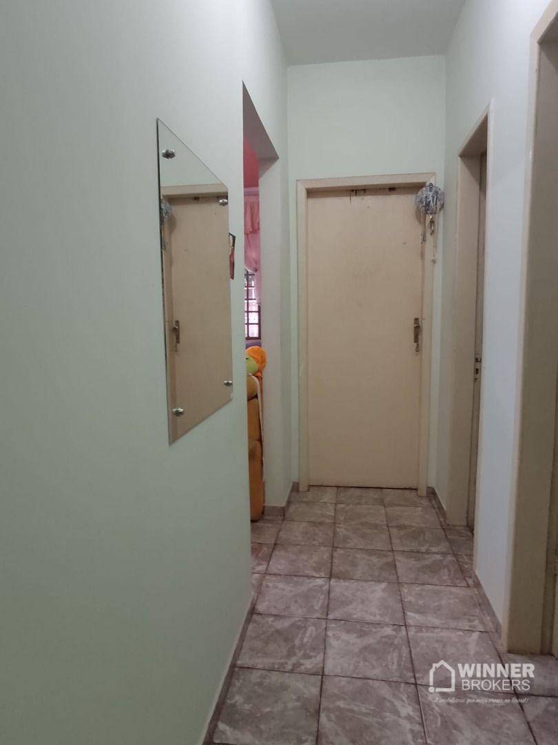 Casa à venda com 5 quartos, 211m² - Foto 8