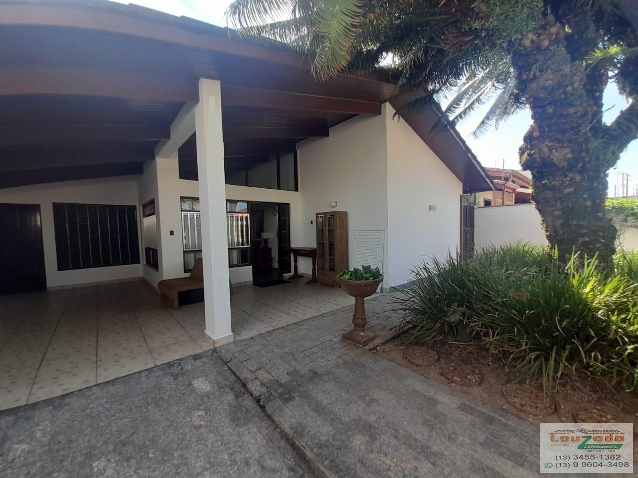 Casa à venda com 4 quartos, 313m² - Foto 1