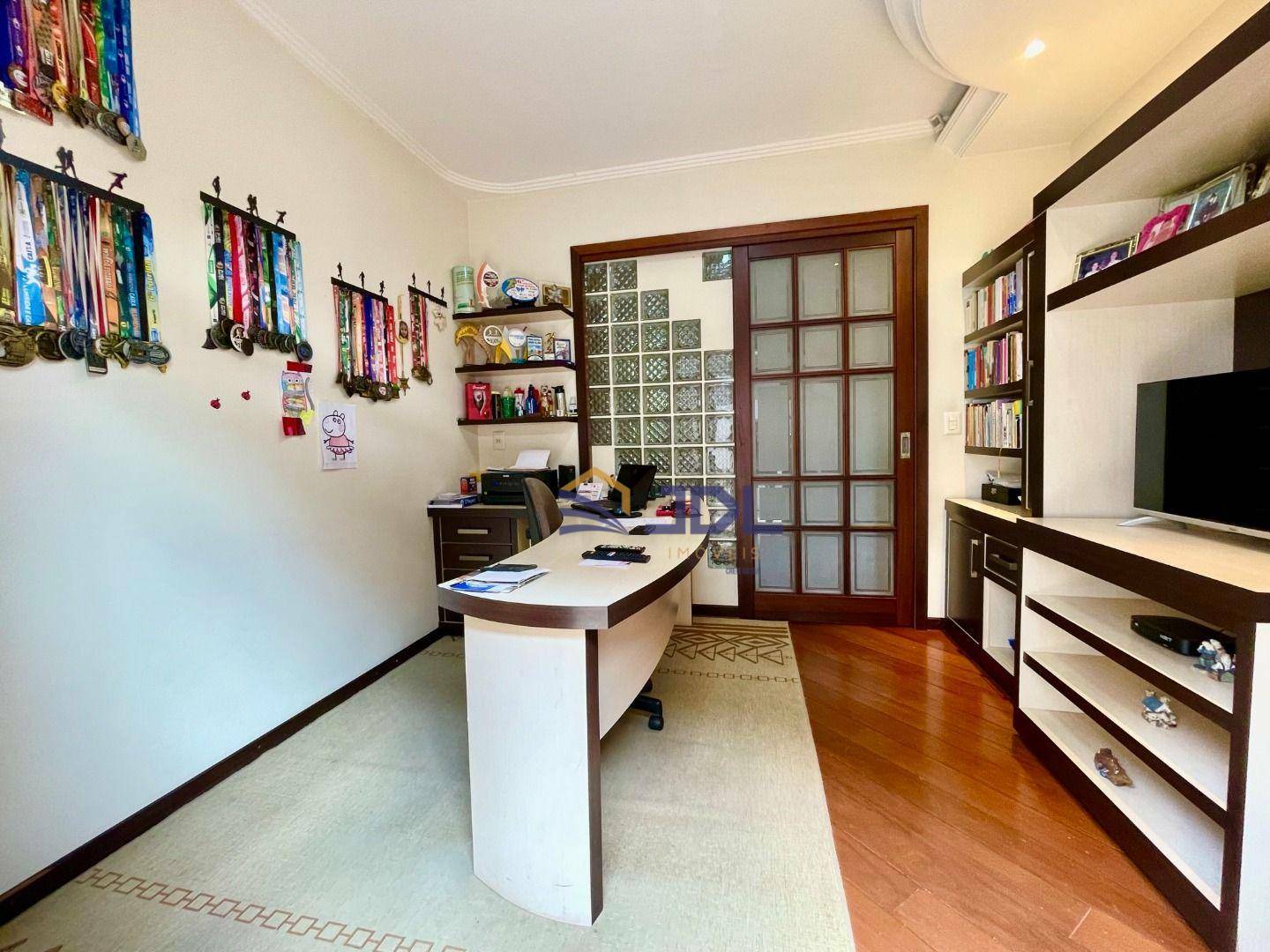 Casa à venda com 3 quartos, 228m² - Foto 10