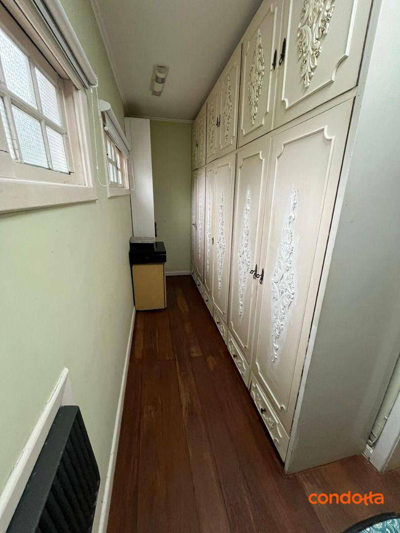 Casa para alugar com 4 quartos, 221m² - Foto 24