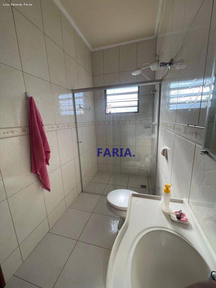 Casa à venda com 4 quartos, 200m² - Foto 16