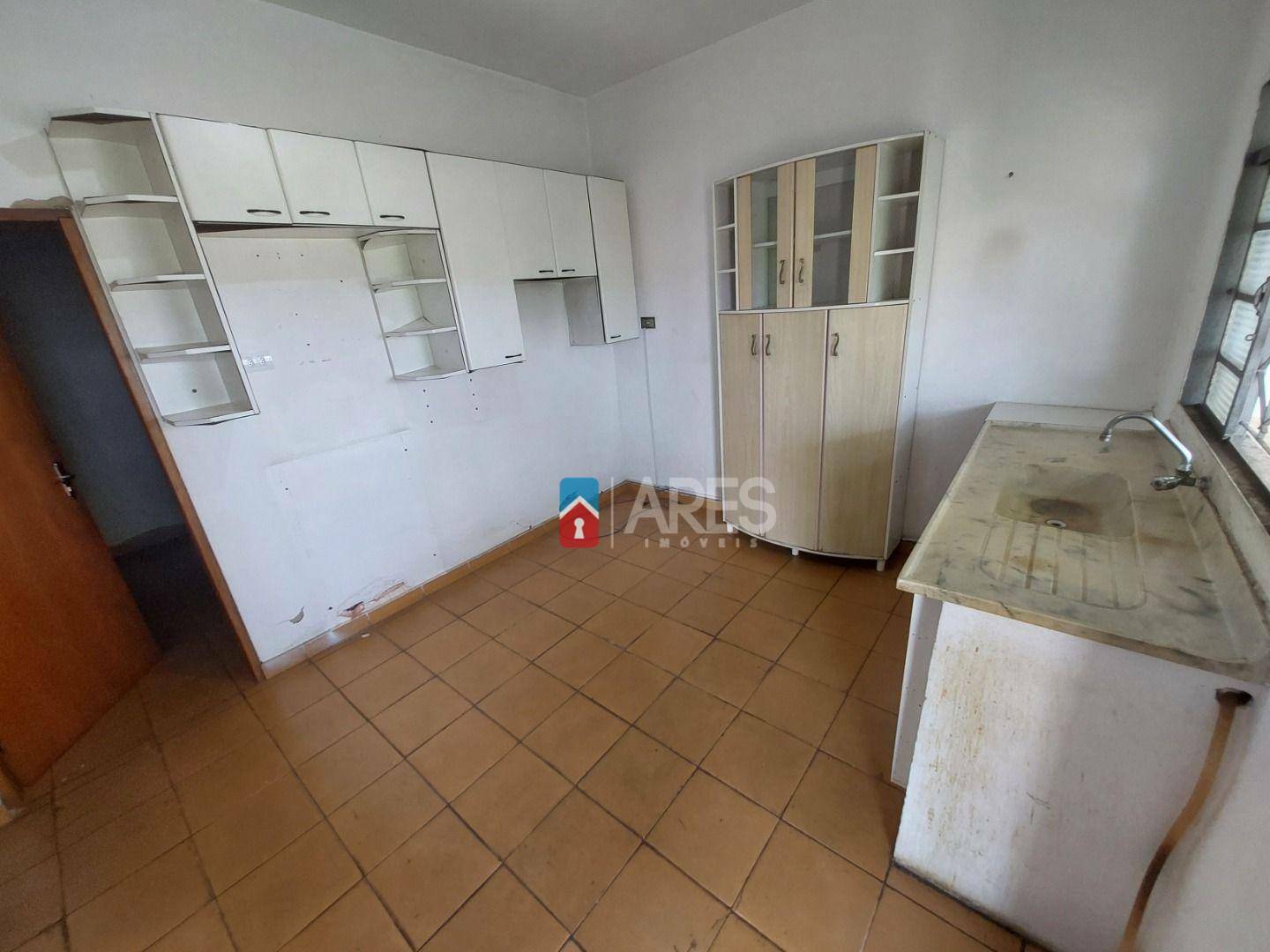 Casa à venda com 5 quartos, 143m² - Foto 10