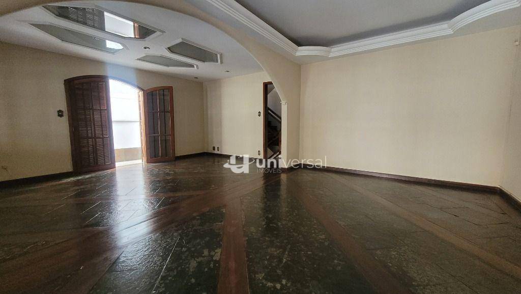 Casa de Condomínio à venda com 4 quartos, 276m² - Foto 4
