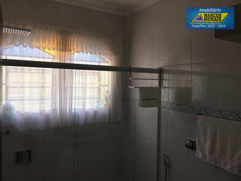 Casa à venda e aluguel com 3 quartos, 180m² - Foto 17