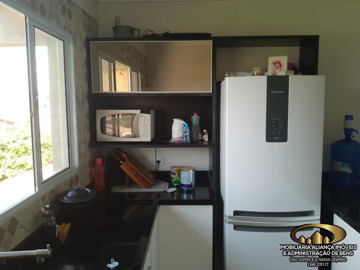 Casa para alugar com 3 quartos, 130m² - Foto 25