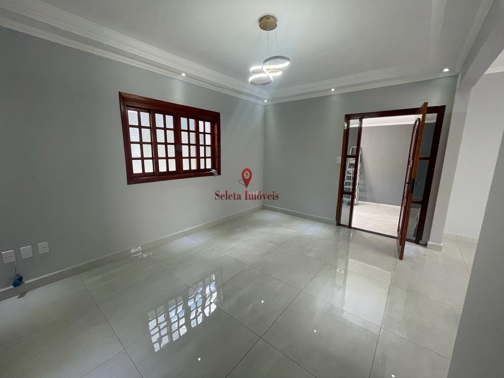 Casa à venda com 2 quartos, 90m² - Foto 1