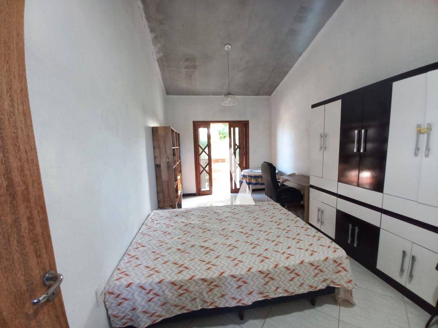 Casa à venda com 8 quartos, 300m² - Foto 22