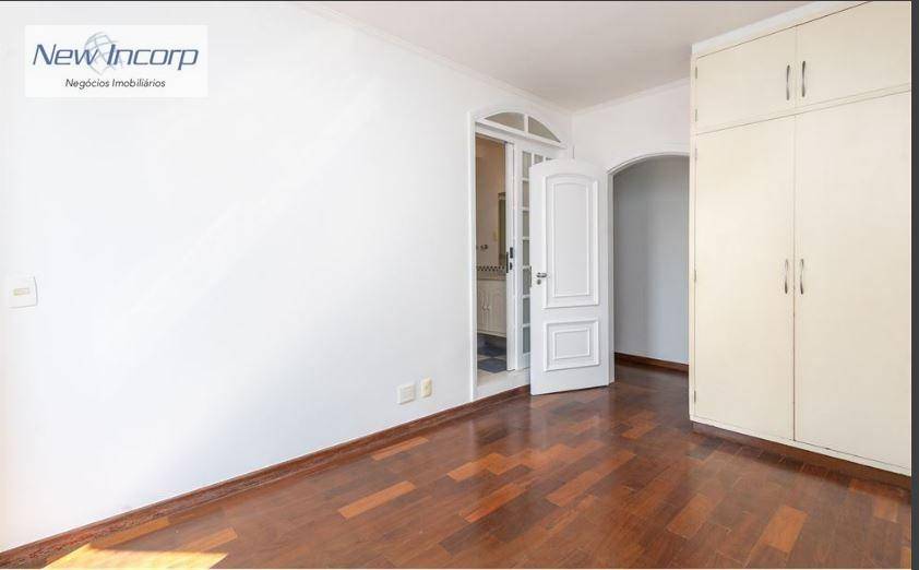 Apartamento à venda com 4 quartos, 242m² - Foto 17