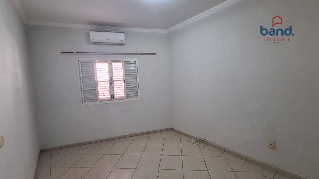 Casa à venda com 3 quartos, 241m² - Foto 8