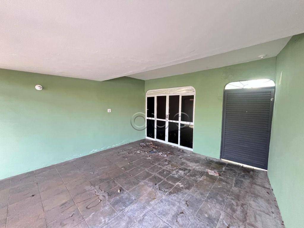 Casa à venda com 2 quartos, 209m² - Foto 1
