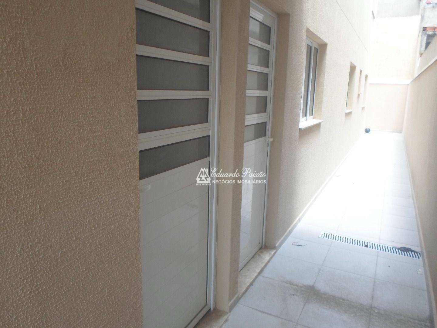 Casa à venda com 2 quartos, 67m² - Foto 2