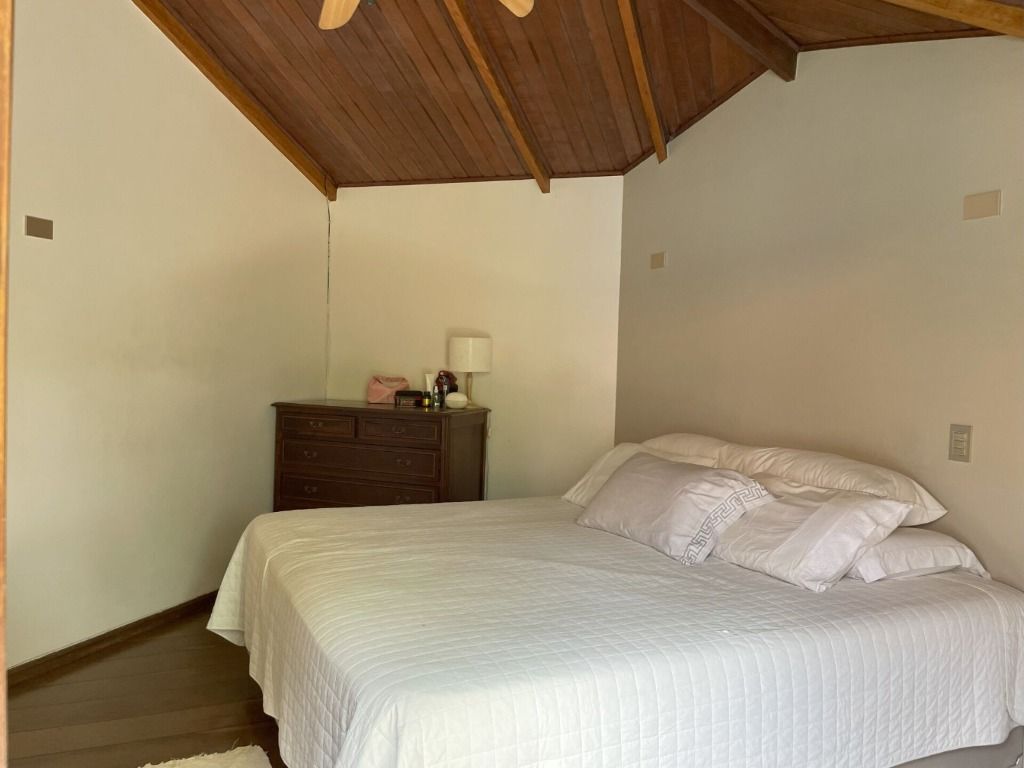 Casa de Condomínio à venda com 3 quartos, 350m² - Foto 17