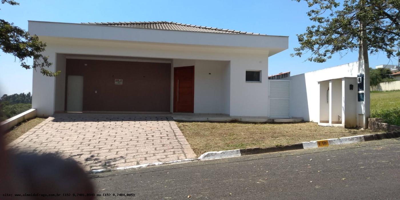 Casa de Condomínio à venda com 3 quartos, 209m² - Foto 1