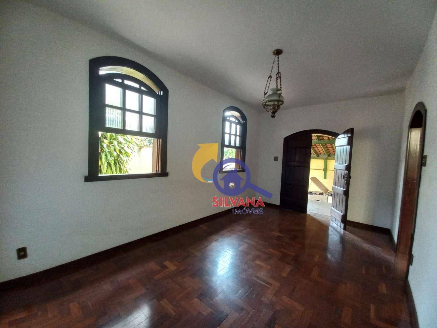 Casa à venda com 3 quartos, 260m² - Foto 8