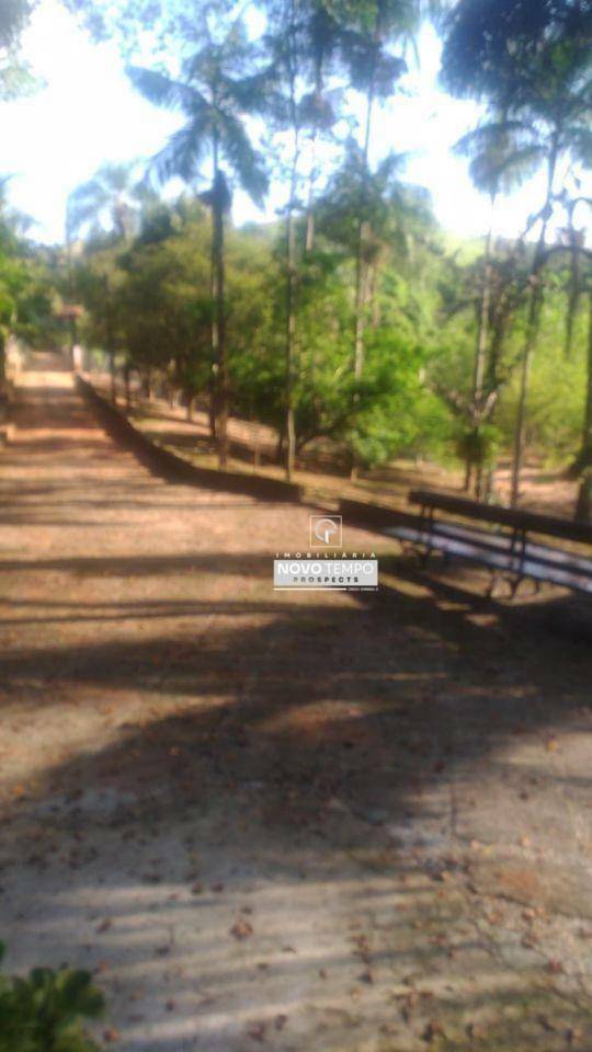 Chácara à venda e aluguel com 3 quartos, 200m² - Foto 1