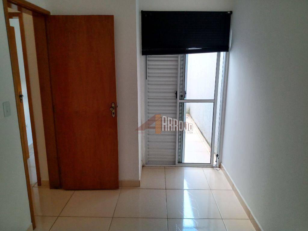 Apartamento para alugar com 2 quartos, 38m² - Foto 2