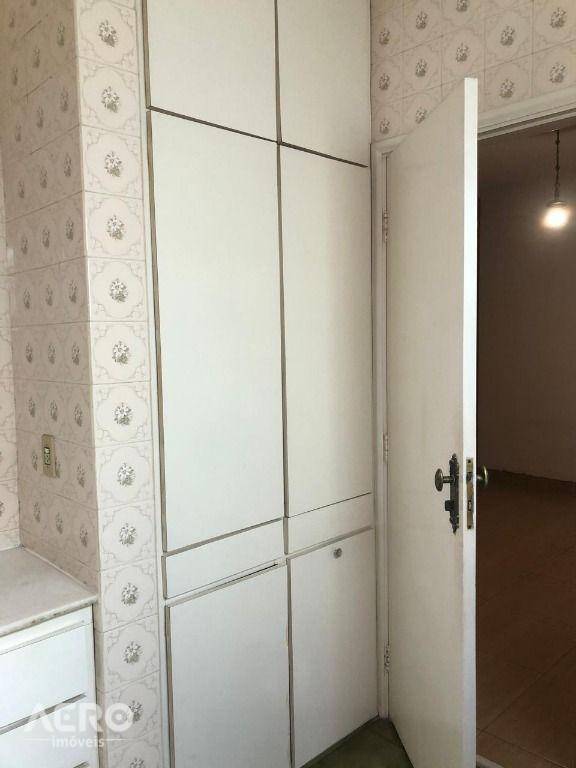 Casa à venda com 2 quartos, 170m² - Foto 14
