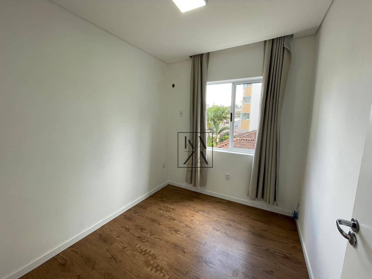 Apartamento à venda com 2 quartos, 75m² - Foto 11